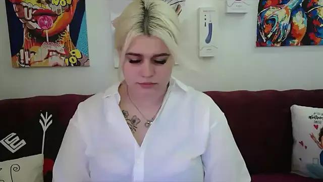 Amber_Monro from StripChat is Freechat