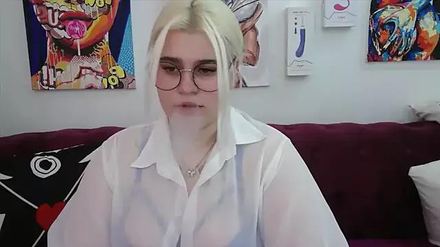 Amber_Monro from StripChat is Freechat