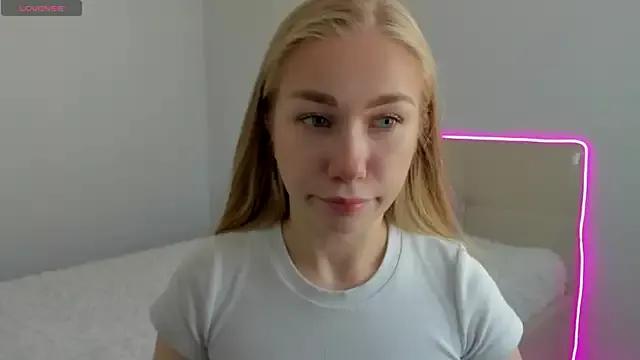 AmberArt from StripChat is Freechat