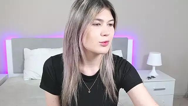 AmelHall from StripChat is Freechat