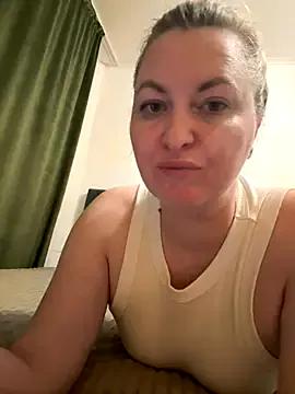 Amelia-Diamond from StripChat is Freechat