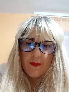 Amelialove42 from StripChat is Freechat