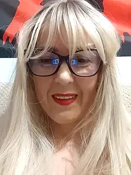 Amelialove42 from StripChat is Freechat