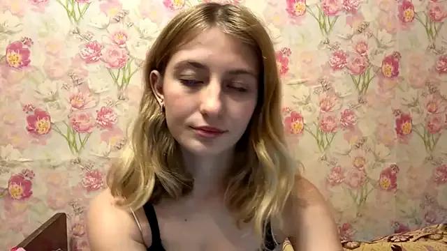 AmeliLia from StripChat is Freechat