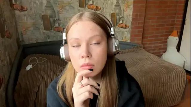 AmiraDehart from StripChat is Freechat
