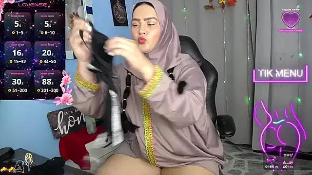 AmiraFalu_ from StripChat is Freechat