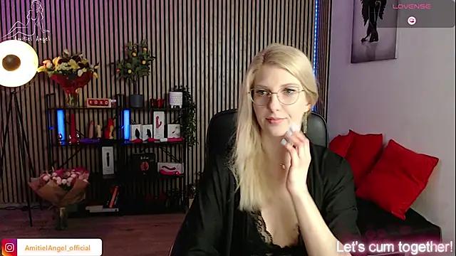 Dirty chat webcam: explore liveshows with versed models, from laying bare to fetishes, in a variety of sexy free adult webcams.