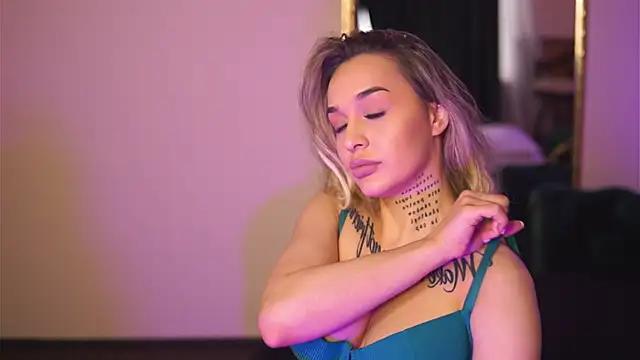 Ammylicious_Doll from StripChat