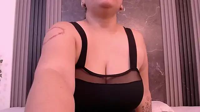 AmmyPike1 from StripChat