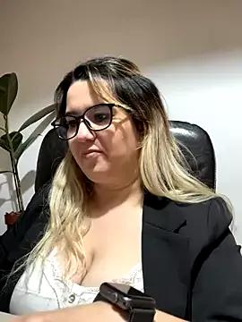 amooraaamoon from StripChat is Freechat