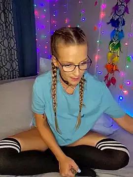 amymatthews92 from StripChat is Freechat