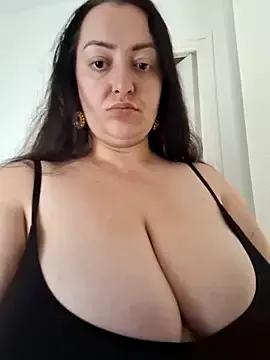 AMYRA_HOT from StripChat is Freechat