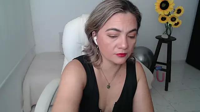 ana_milf from StripChat
