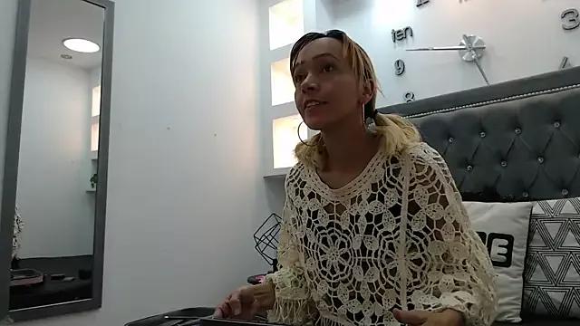 Anaa_Mariaa from StripChat