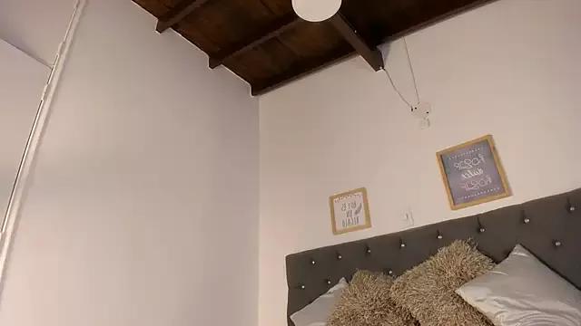 Anaa_Milf_ from StripChat