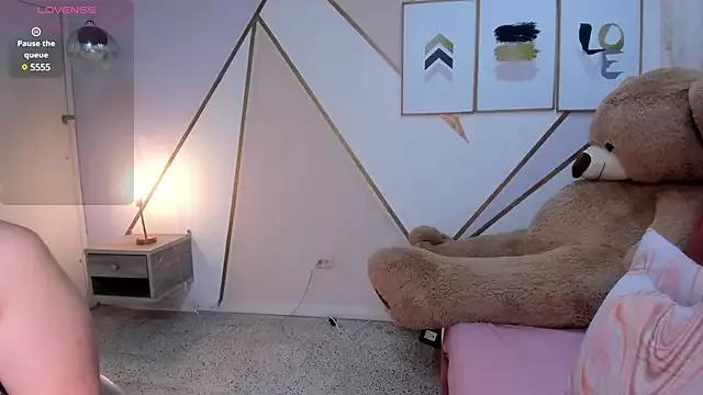 anabelle_clark from StripChat is Freechat