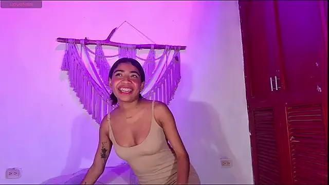 anais_tgn from StripChat