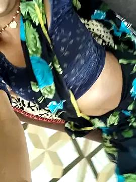 AnanyaKapoor89 from StripChat