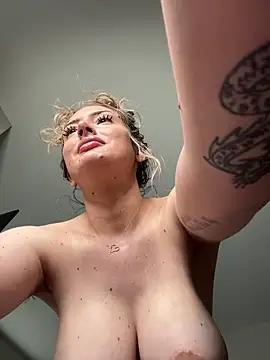 Anaruru222 from StripChat
