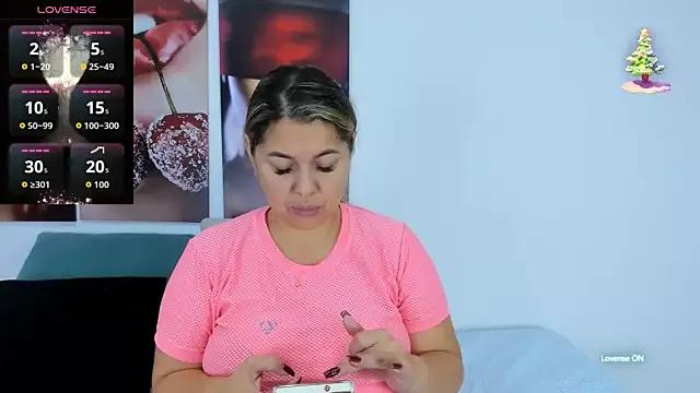 Andhrea_Vale from StripChat is Freechat