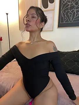 AndreaVelvet from StripChat is Freechat