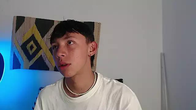 AndressBrown from StripChat is Freechat