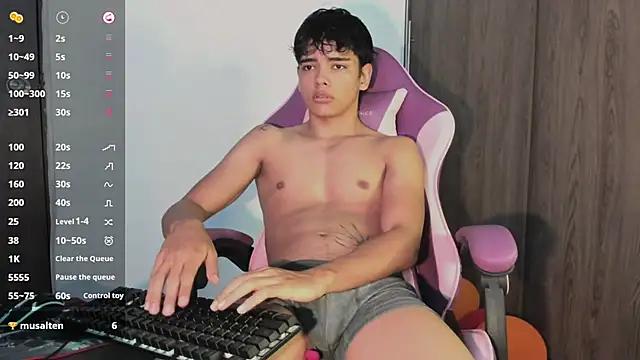 Dirty chat webcam: explore liveshows with versed models, from laying bare to fetishes, in a variety of sexy free adult webcams.