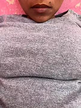 angela000 from StripChat is Freechat