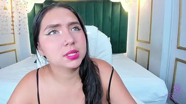 AngelaLuxi from StripChat is Freechat
