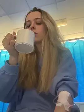 Angelloverxo from StripChat is Freechat