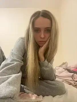 Angelloverxo from StripChat is Freechat