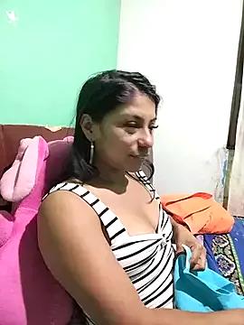 AnggelicaSwan21 from StripChat is Freechat