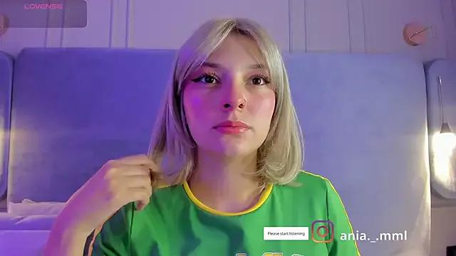Ania_jones from StripChat