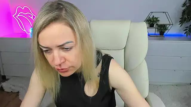 Anna_Snows from StripChat