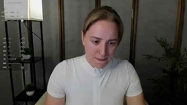 AnnaGrees from StripChat