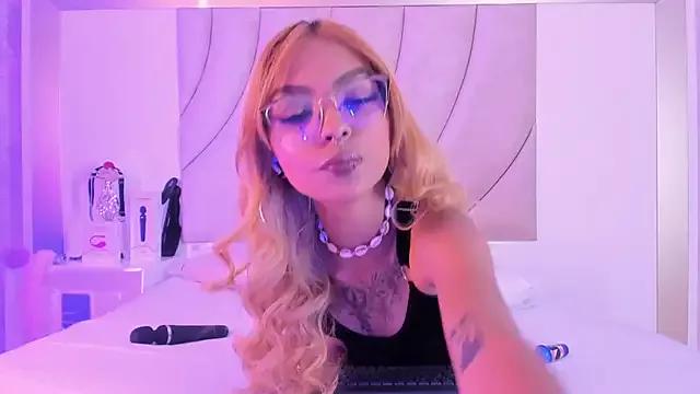 AnnahiBaker from StripChat