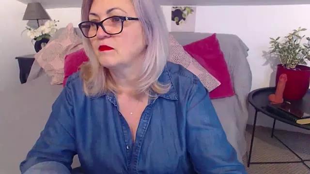 AnnaHot from StripChat
