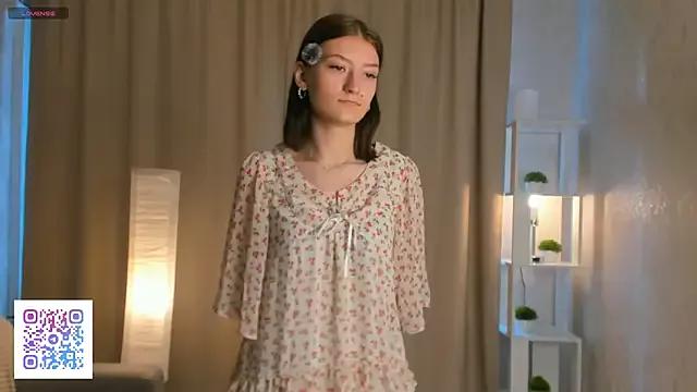 AnnaleeJennie from StripChat is Freechat
