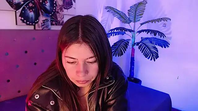 AnnaliOlsenX from StripChat