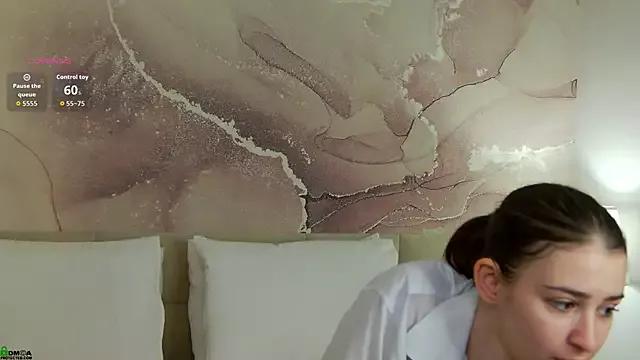 AnnaNoir from StripChat