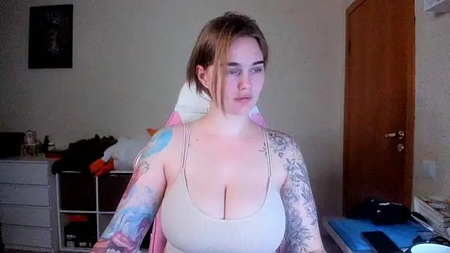 AnnaRoading from StripChat
