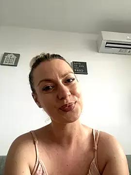 AnnastasiaMills from StripChat
