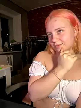 AnnaVeil from StripChat is Freechat