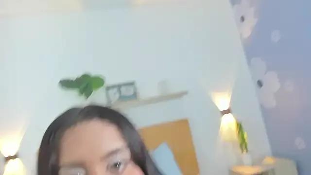 anne_chanell_ from StripChat is Freechat