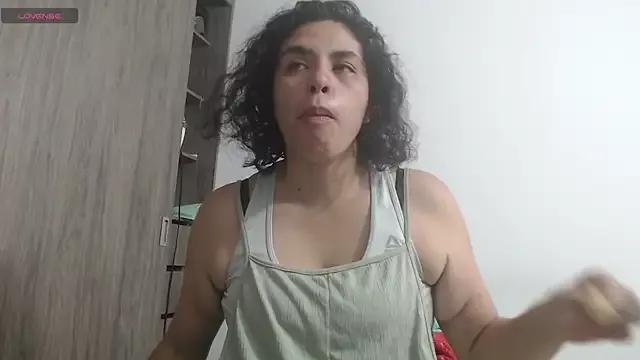Anne_purple from StripChat