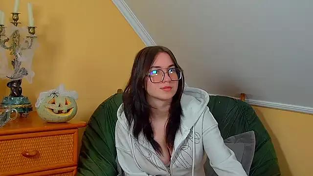 AnneAvery from StripChat