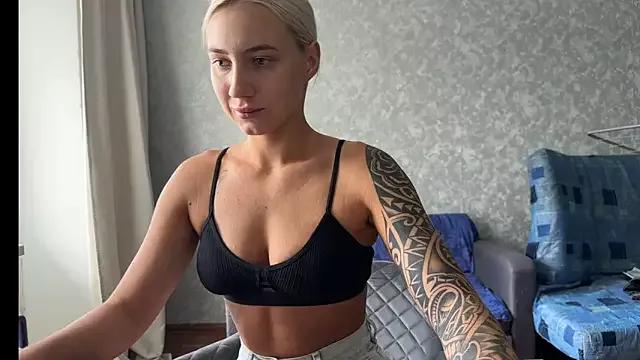 AnneBall from StripChat