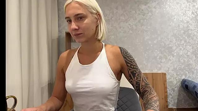 AnneBall from StripChat is Freechat