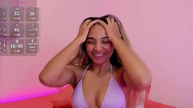 Annebull_ from StripChat
