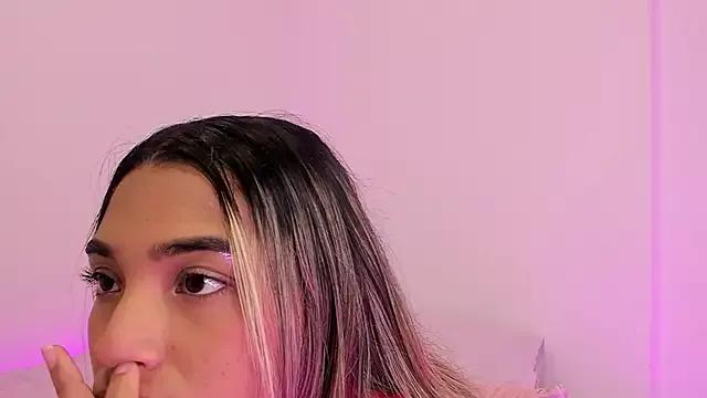 Annebull_ from StripChat